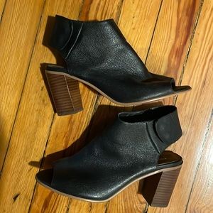 Steve Madden Black Heeled Mule with Strap